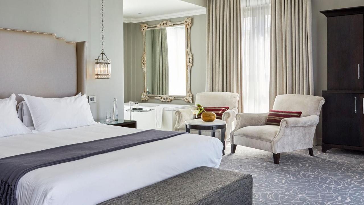 Hotel Queen Victoria By Newmark Cape Town
