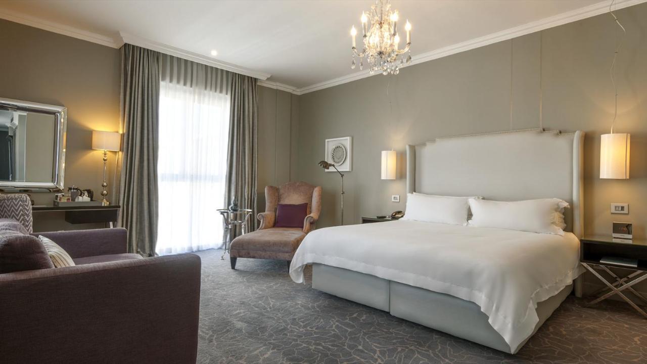 Queen Victoria By Newmark 5* Cape Town
