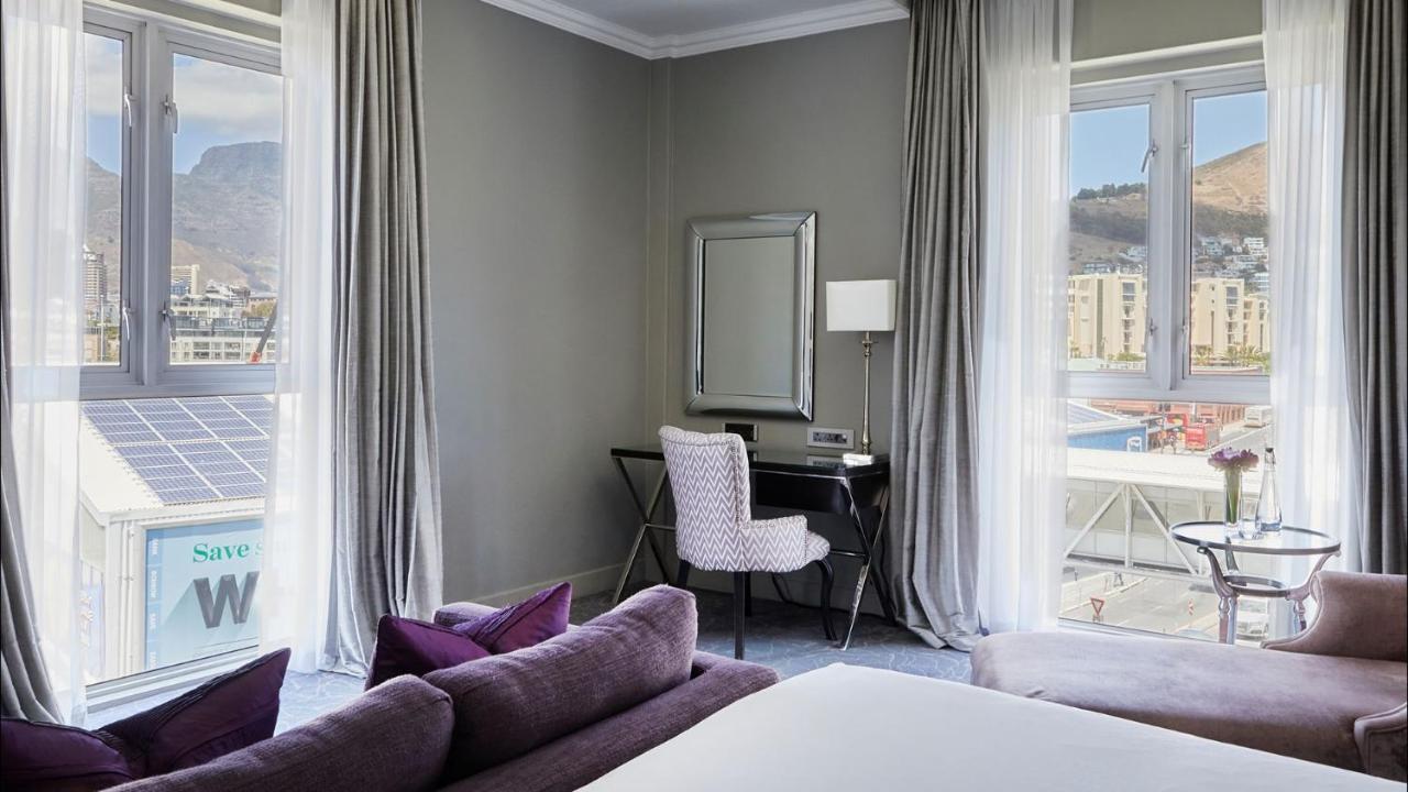 Queen Victoria By Newmark Hotel